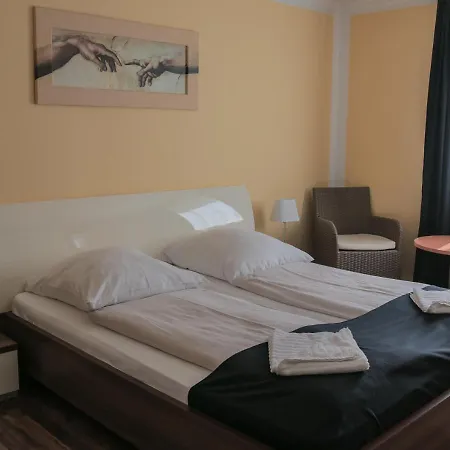 Hotel Low Budget Almhotel Pinter / Adults Only