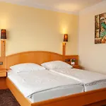 Otel Luca (adults Only)
